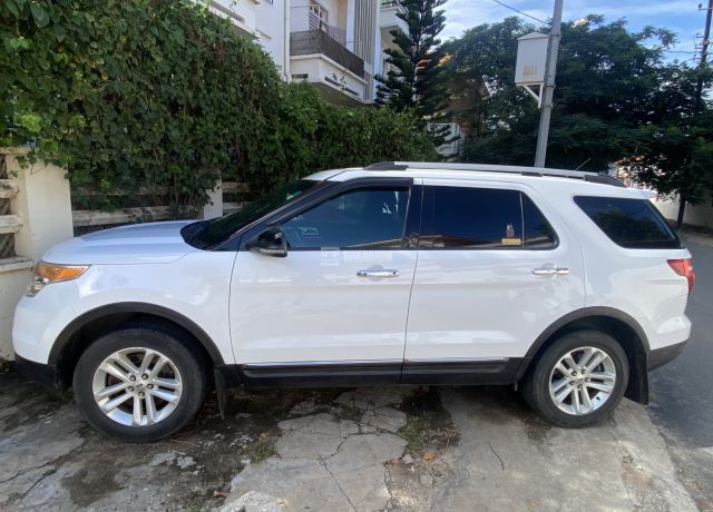 ford-explorer-edition-xlt-big-0