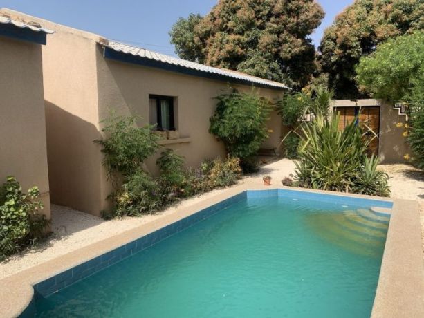 belle-villa-avec-4-appartements-locatifs-separes-a-warang-big-1