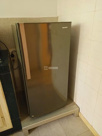 frigo-sharp-avec-espace-freezer-big-0