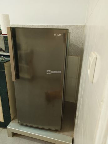 frigo-sharp-avec-espace-freezer-big-1