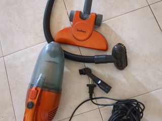 petit-aspirateur-a-main-avec-accessoires-vonhhaus