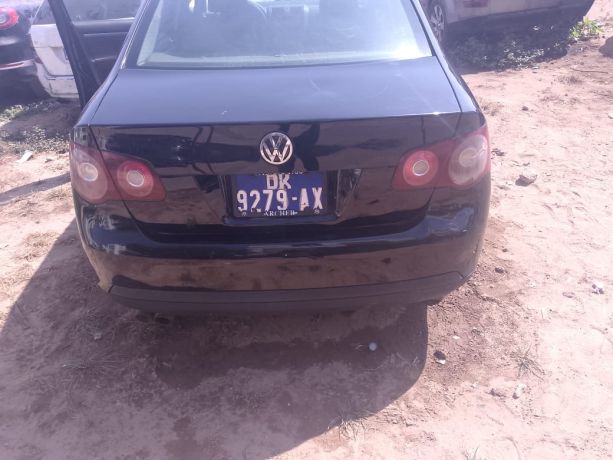 wolksvagen-jetta-2019-essence-20-5cylindres-big-2