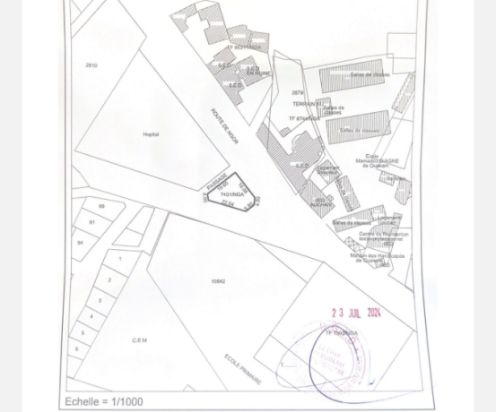 terrain-commercial-a-ouakam-face-auchan-big-0