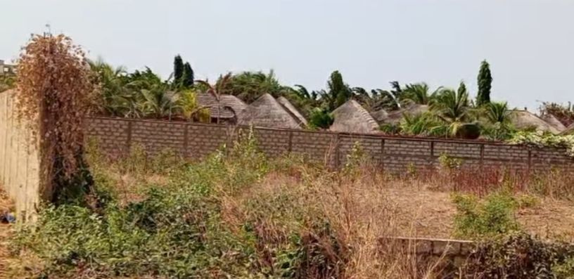 ngaparou-a-vendre-terrain-de-1800m2-big-1