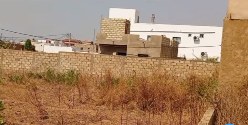 ngaparou-a-vendre-terrain-de-1800m2-big-2