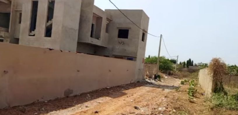 ngaparou-a-vendre-terrain-de-1800m2-big-3