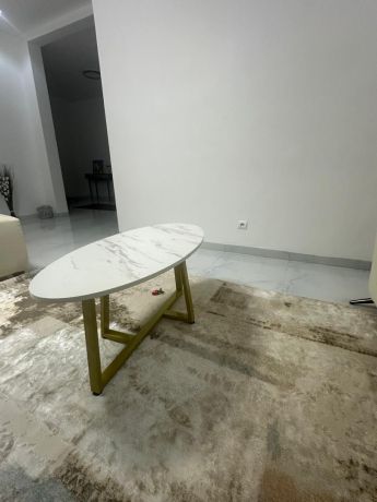 table-basse-ovale-blanche-style-contemporain-big-0