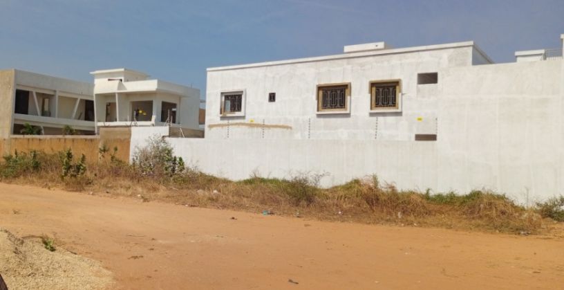 ngaparou-a-vendre-terrain-de-600m2-angle-big-1