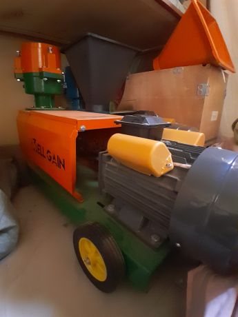 machines-granuleuse-broyeur-moulin-big-4