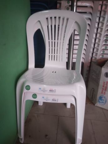 vente-de-chaise-en-plastique-1er-choix-big-1