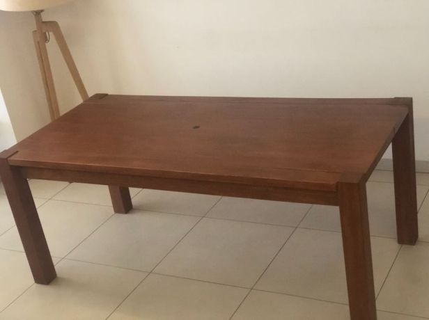 a-vendre-superbe-table-a-manger-en-bois-massif-elegance-et-solidite-garanties-importe-du-canada-big-0