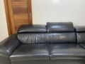canape-noir-en-cuir-doccasion-3-places-tres-bon-etat-small-3