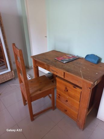 1-bureau-en-bois-avec-1-chaise-pour-eleves-big-0