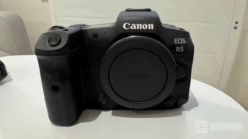 canon-eos-r5-big-0