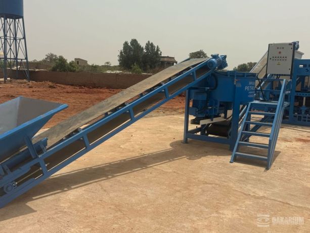 pondeuse-de-parpaing-machine-a-parpaing-semi-automatique-ott31sa-big-0