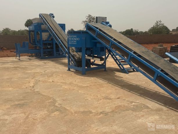 pondeuse-de-parpaing-machine-a-parpaing-semi-automatique-ott31sa-big-1