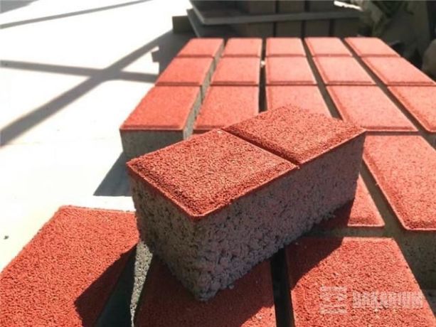 machine-a-parpaing-pave-semi-automatique-ott41sa-big-3