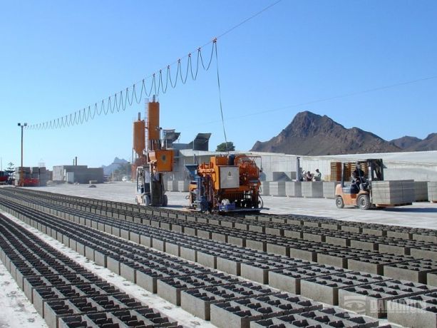 pondeuse-mobile-de-parpaing-brique-pave-ott41sa-big-2