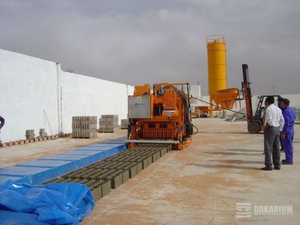 pondeuse-mobile-de-parpaing-brique-pave-ott41sa-big-4