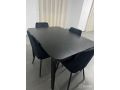 table-a-manger-4-chaises-small-1