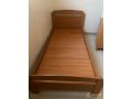 lit-1-place-avec-une-table-de-chevet-small-0
