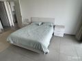 lit-160x200-avec-surmatelas-memoire-de-forme-2-tables-de-chevet-small-1