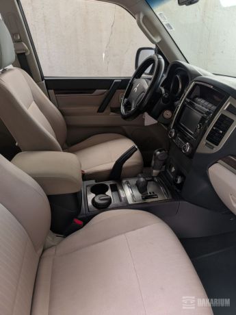 mitsubishi-pajero-2016-35l-v6-essence-big-2
